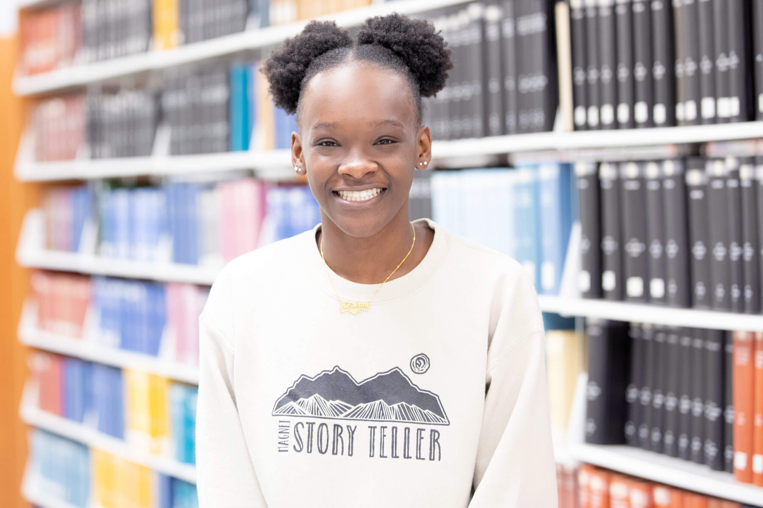 DU student in library