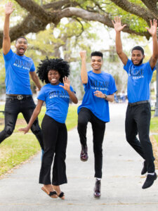 DU Students outdoors