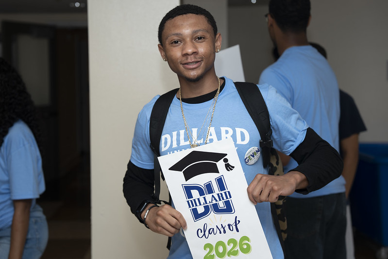 Yigitdan orgazm bolgan etuk ayolning pornosini tomosha qiling U pul uchun ogziga sik oldi (ruscha)