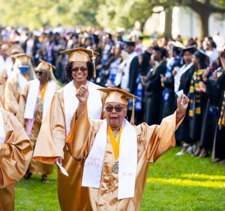 alumni graduation