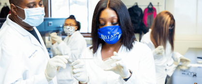 Students in Dillard University biology lab